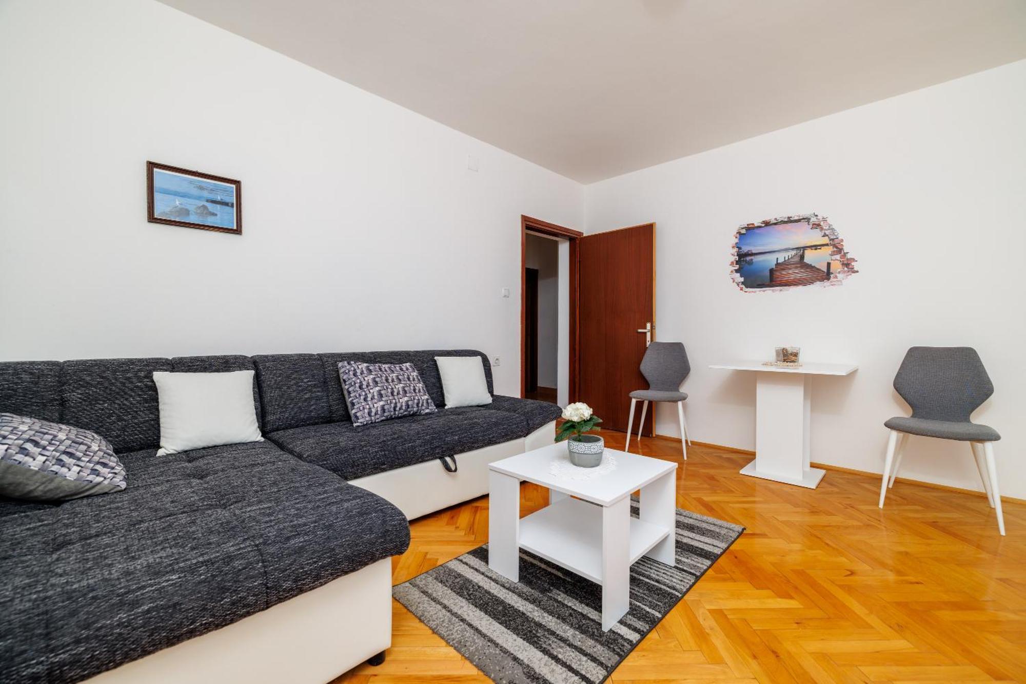 Apartment Meri 2Nd Floor ドラマリ エクステリア 写真